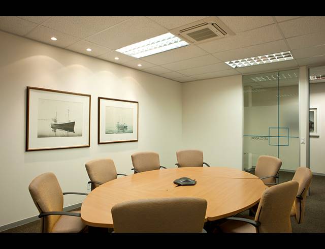 7,296M² OFFICE FOR SALE IN LONGMEADOW